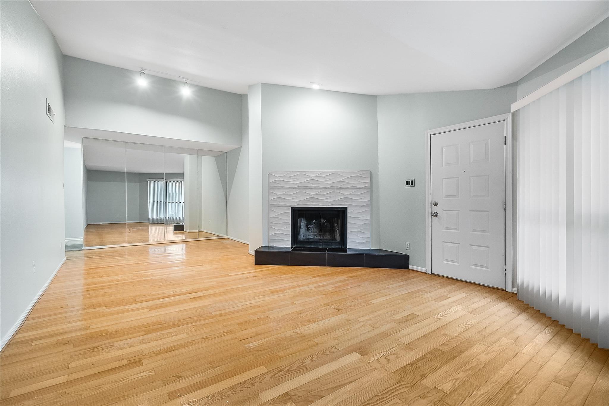 3100 Walnut Bend Lane # 116