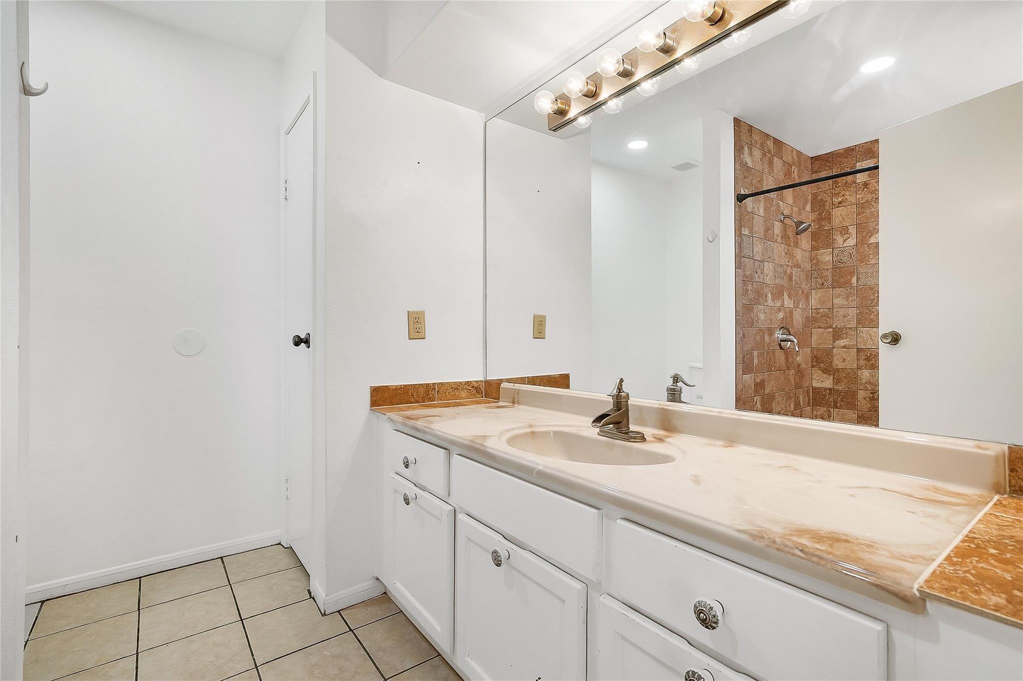 3100 Walnut Bend Lane # 116