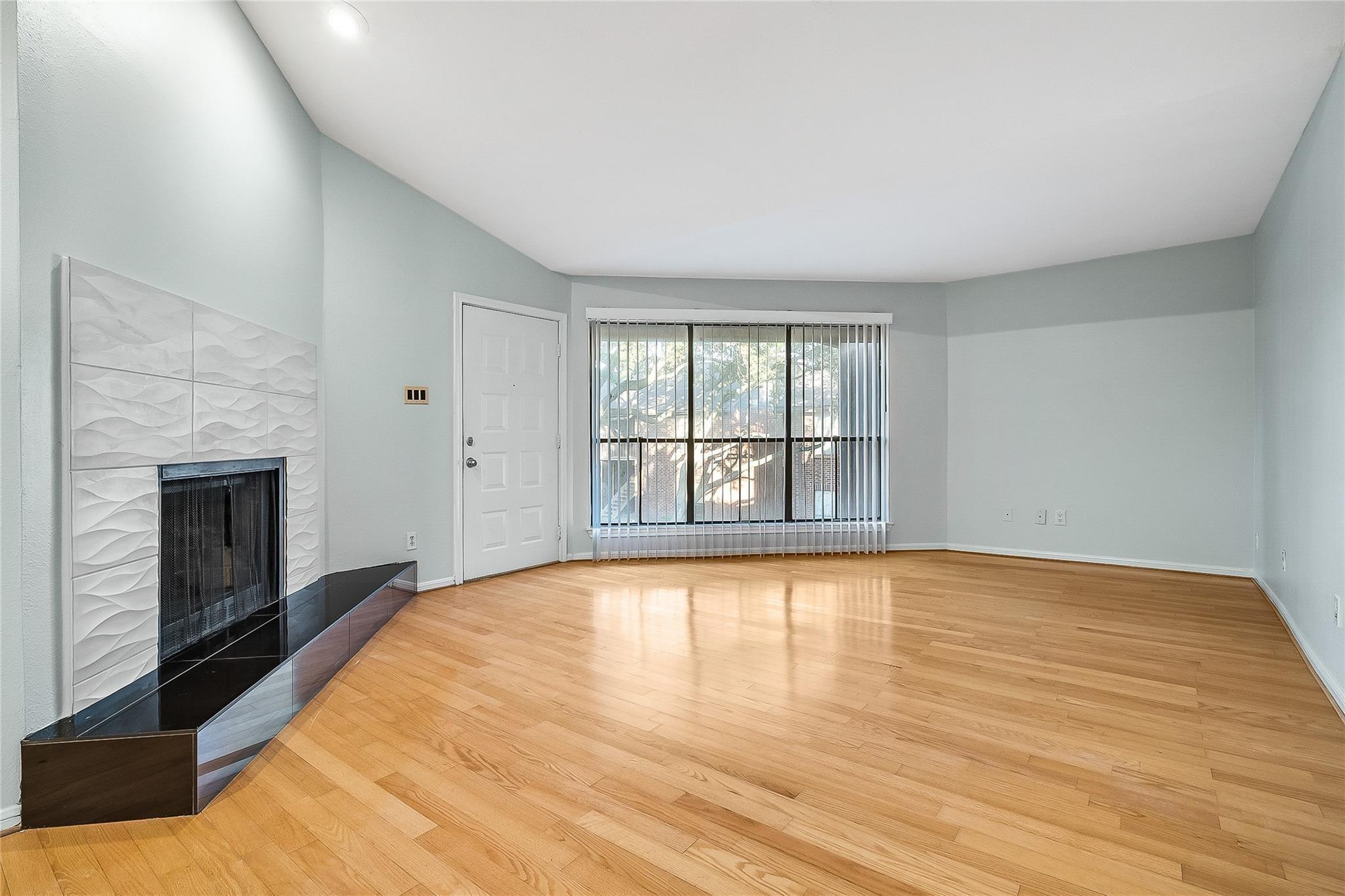 3100 Walnut Bend Lane # 116