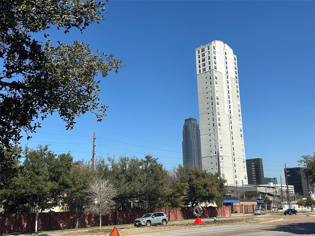 5343 Richmond Avenue # 11