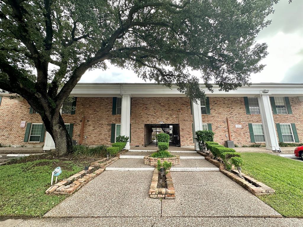 5343 Richmond Avenue # 11