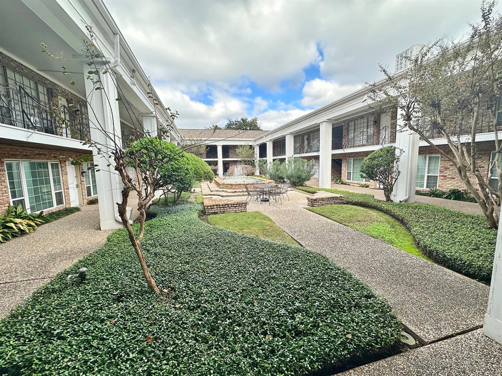 5343 Richmond Avenue # 11