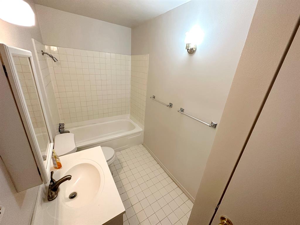 5343 Richmond Avenue # 11