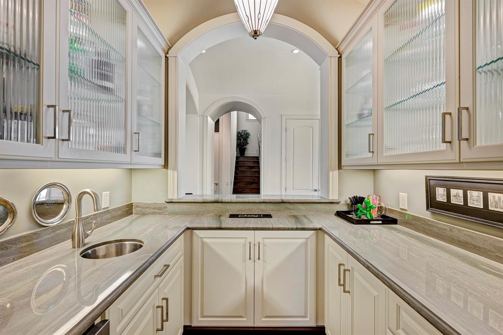 10918 Long Shadow Lane