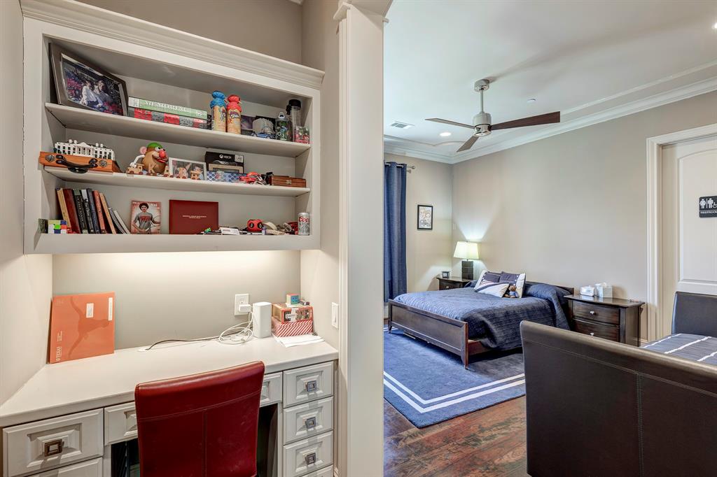 10918 Long Shadow Lane