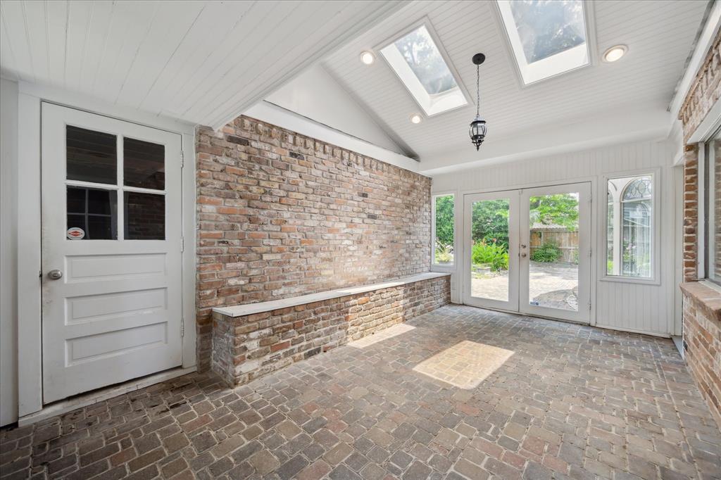10118 Lynbrook Hollow Street