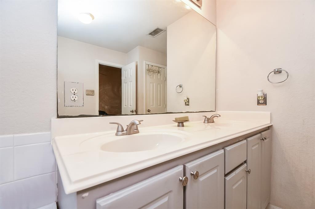 14703 Chapel Cove Court