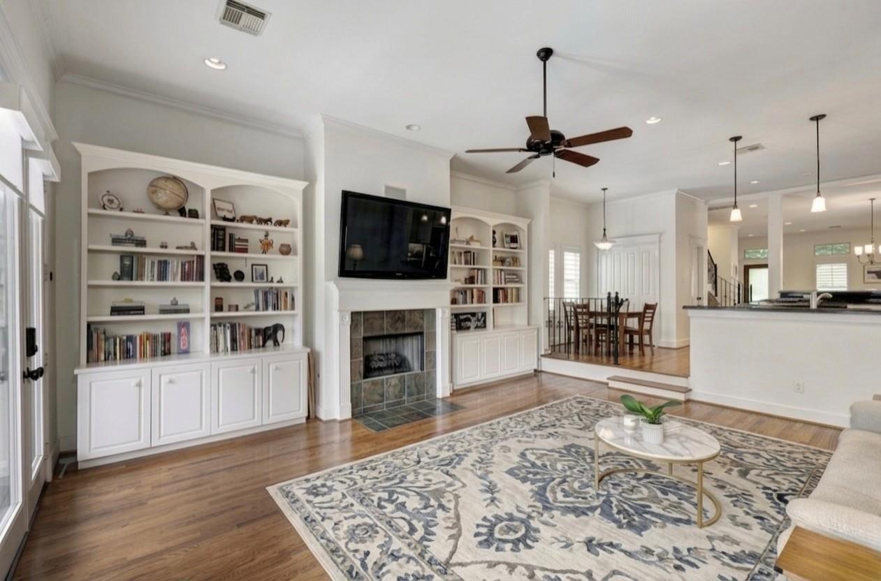 125 E 22nd Street