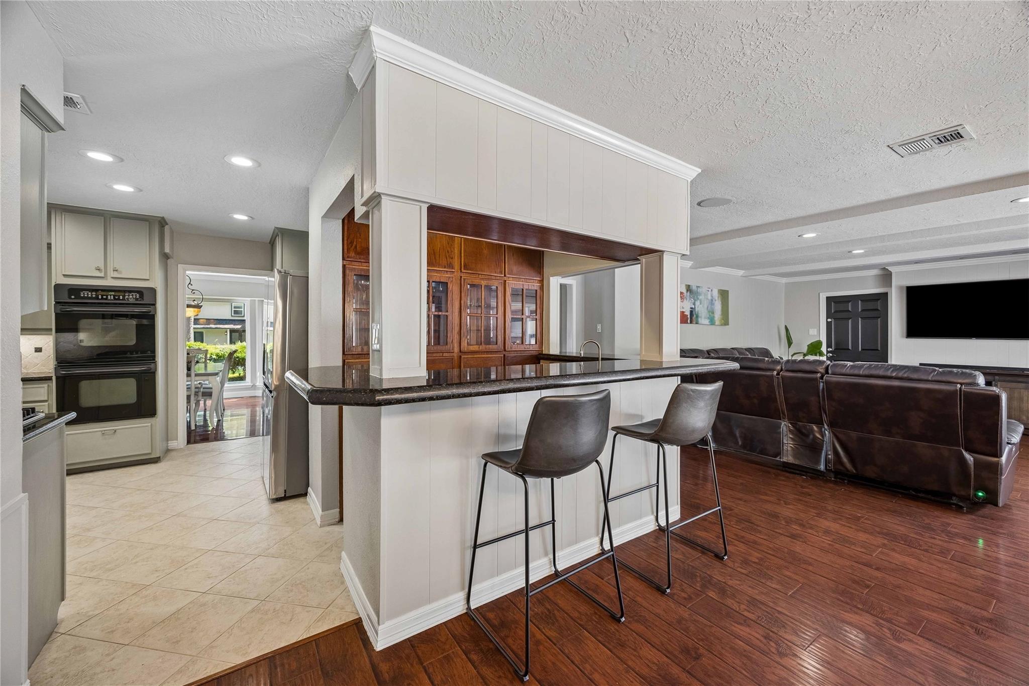 8106 Twining Oaks Lane