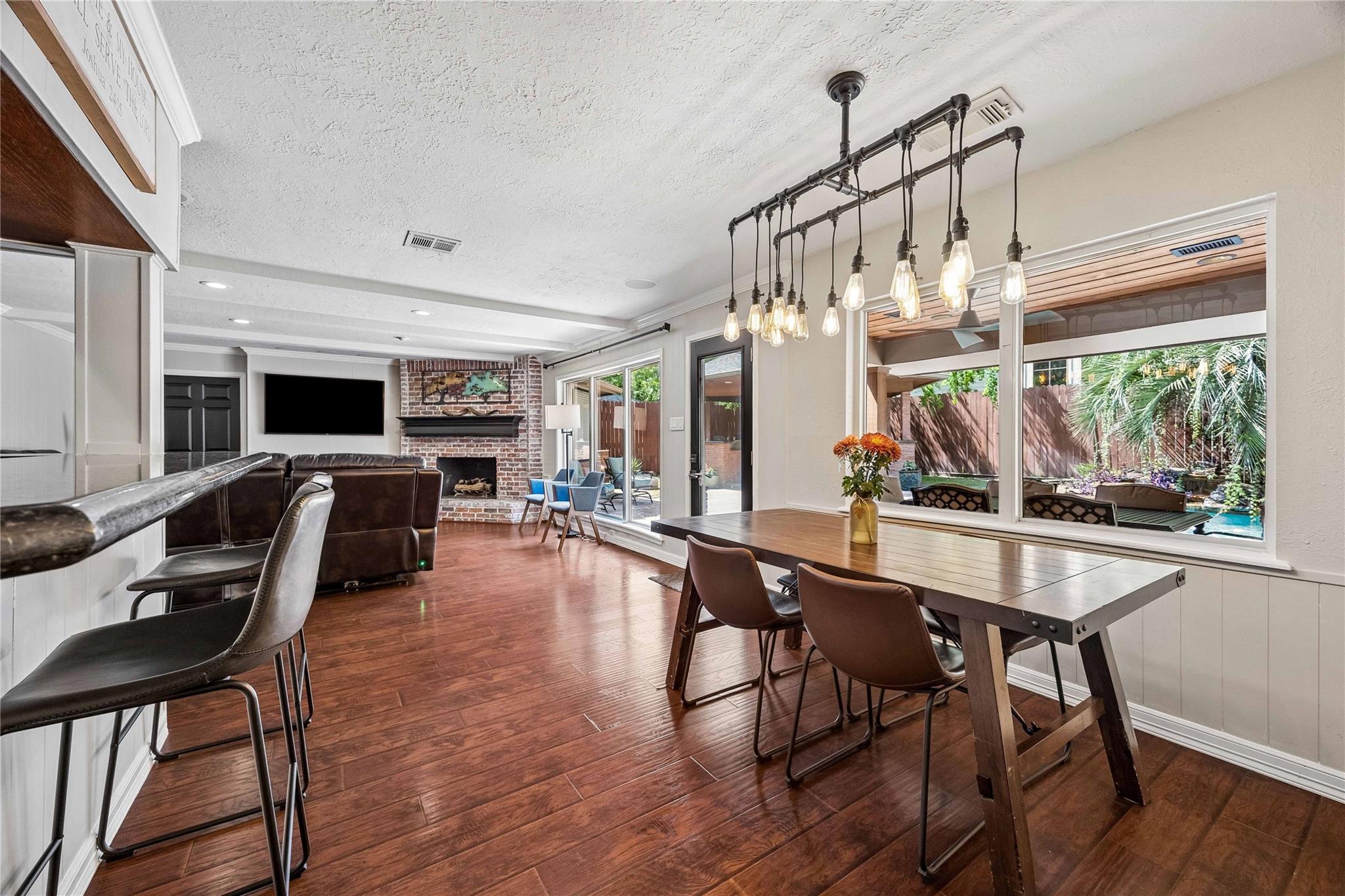 8106 Twining Oaks Lane