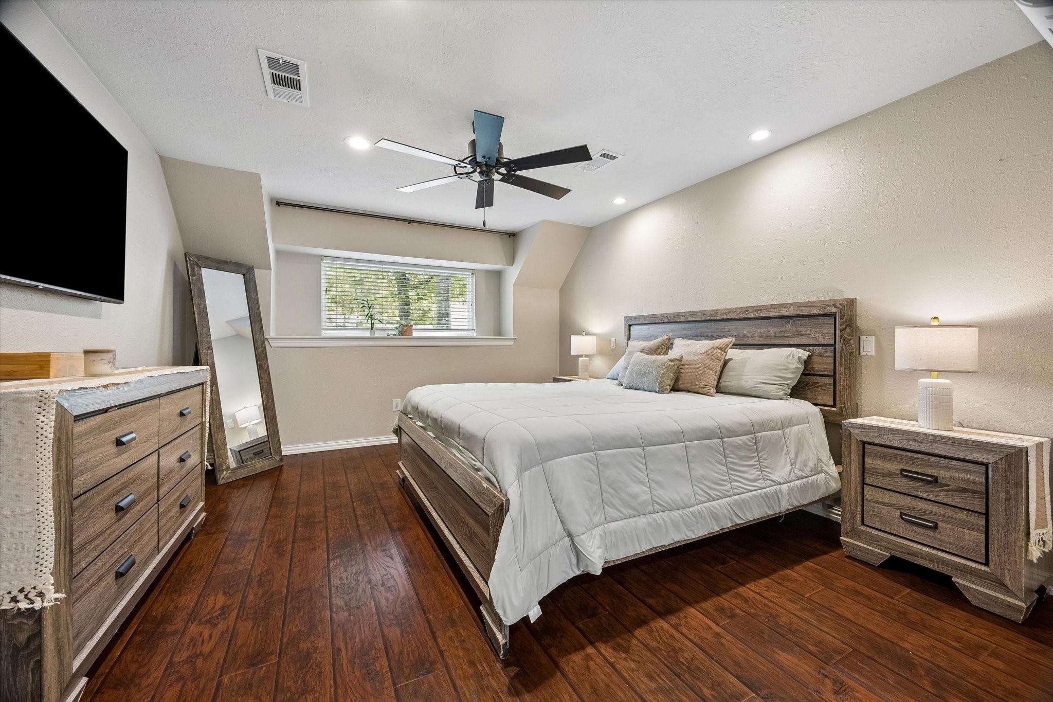 8106 Twining Oaks Lane