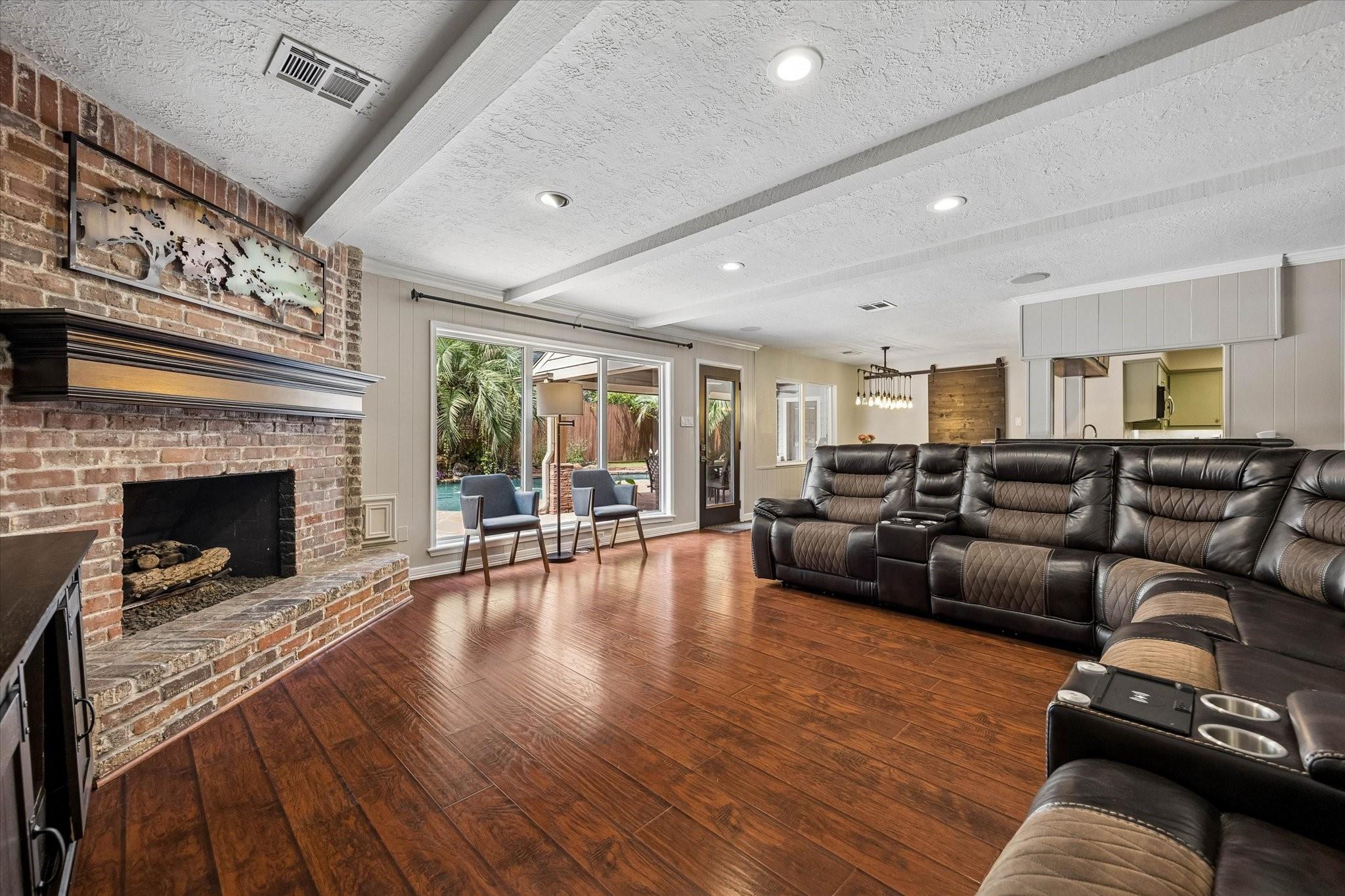 8106 Twining Oaks Lane