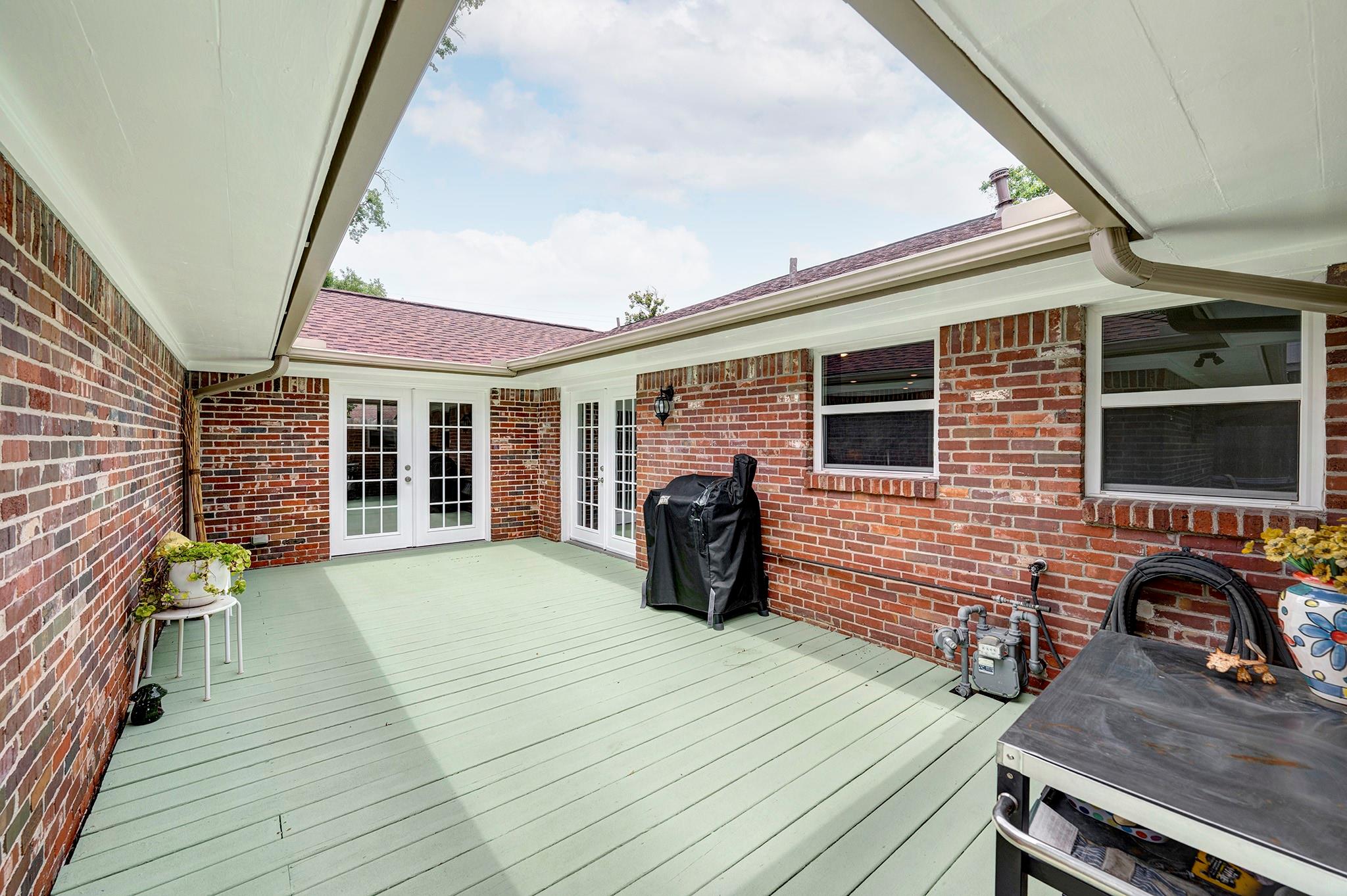 1111 Clovis Road
