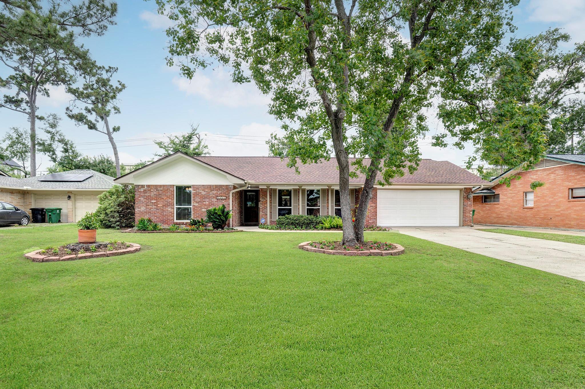 1111 Clovis Road