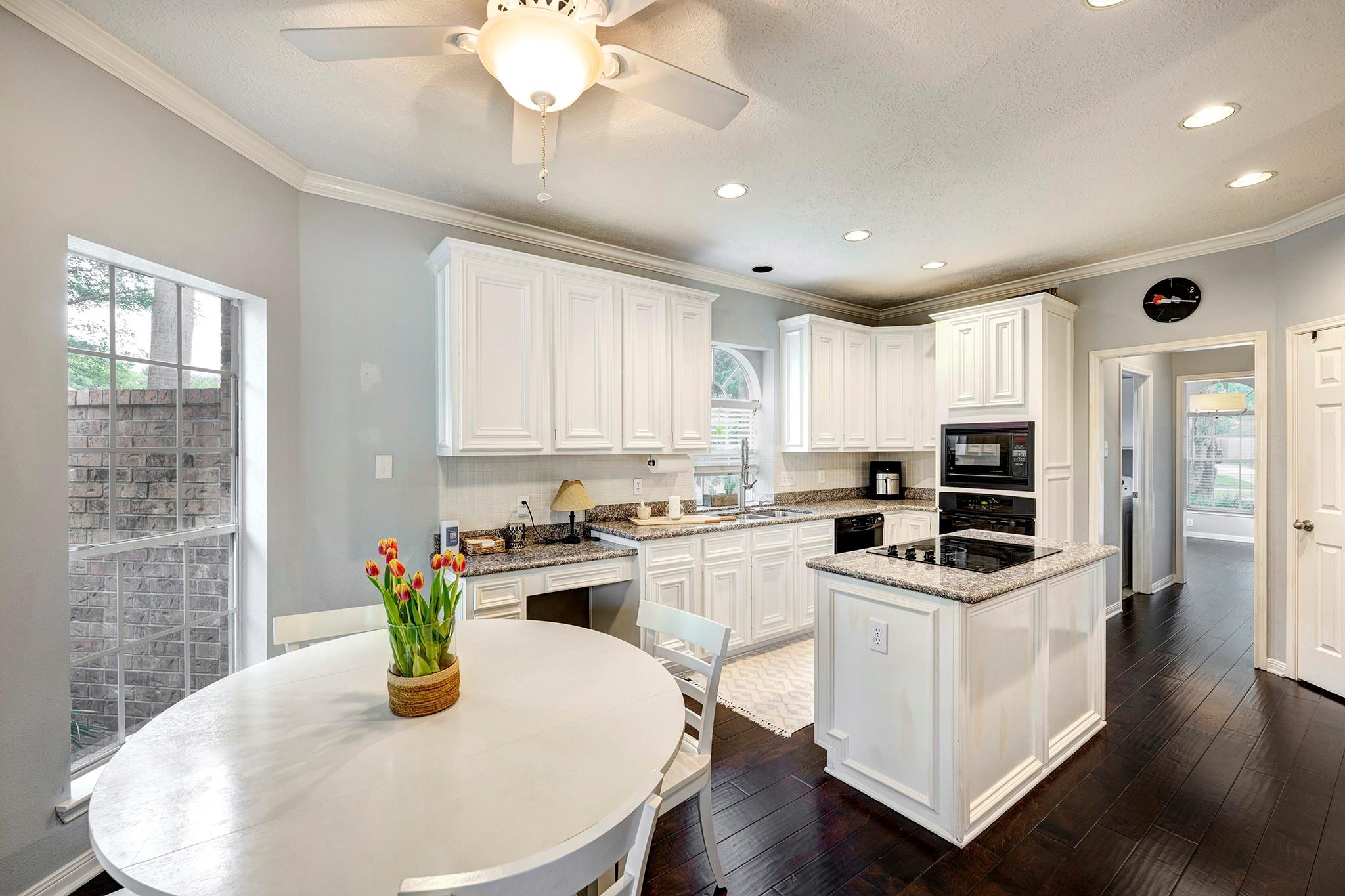 8707 Bexar Drive