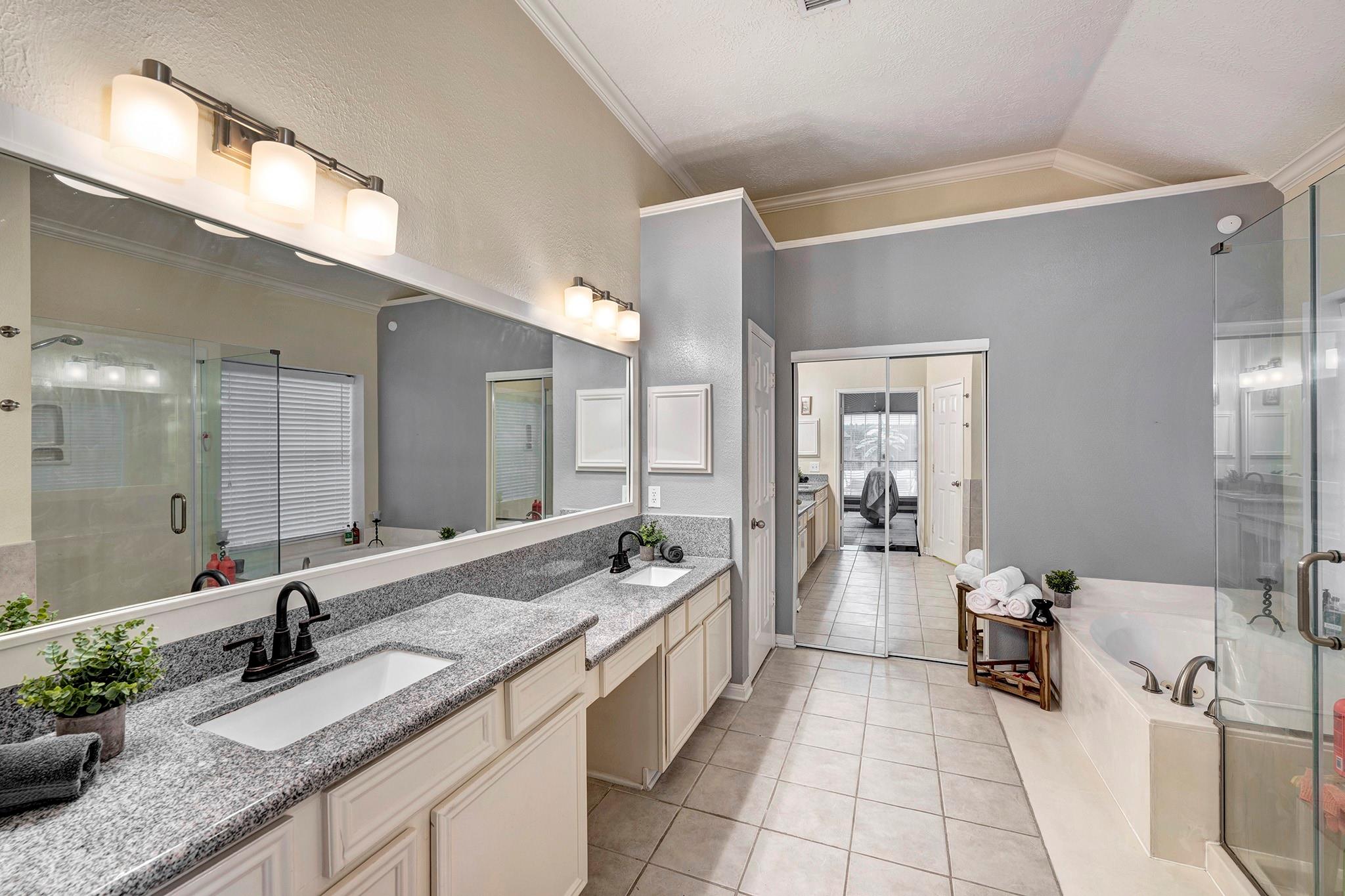 8707 Bexar Drive
