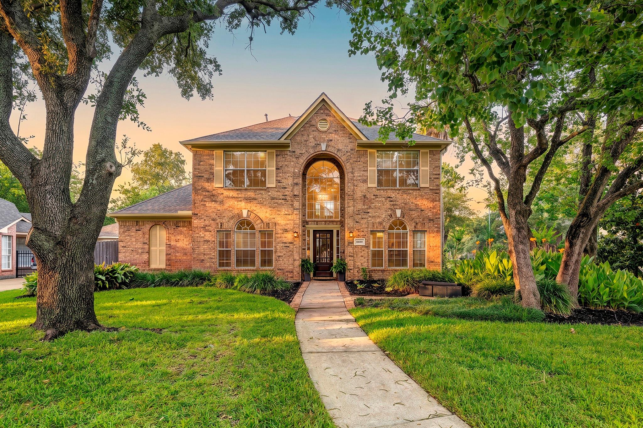8707 Bexar Drive