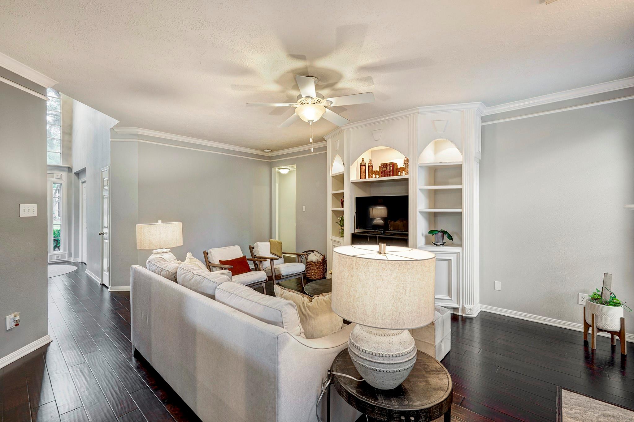 8707 Bexar Drive