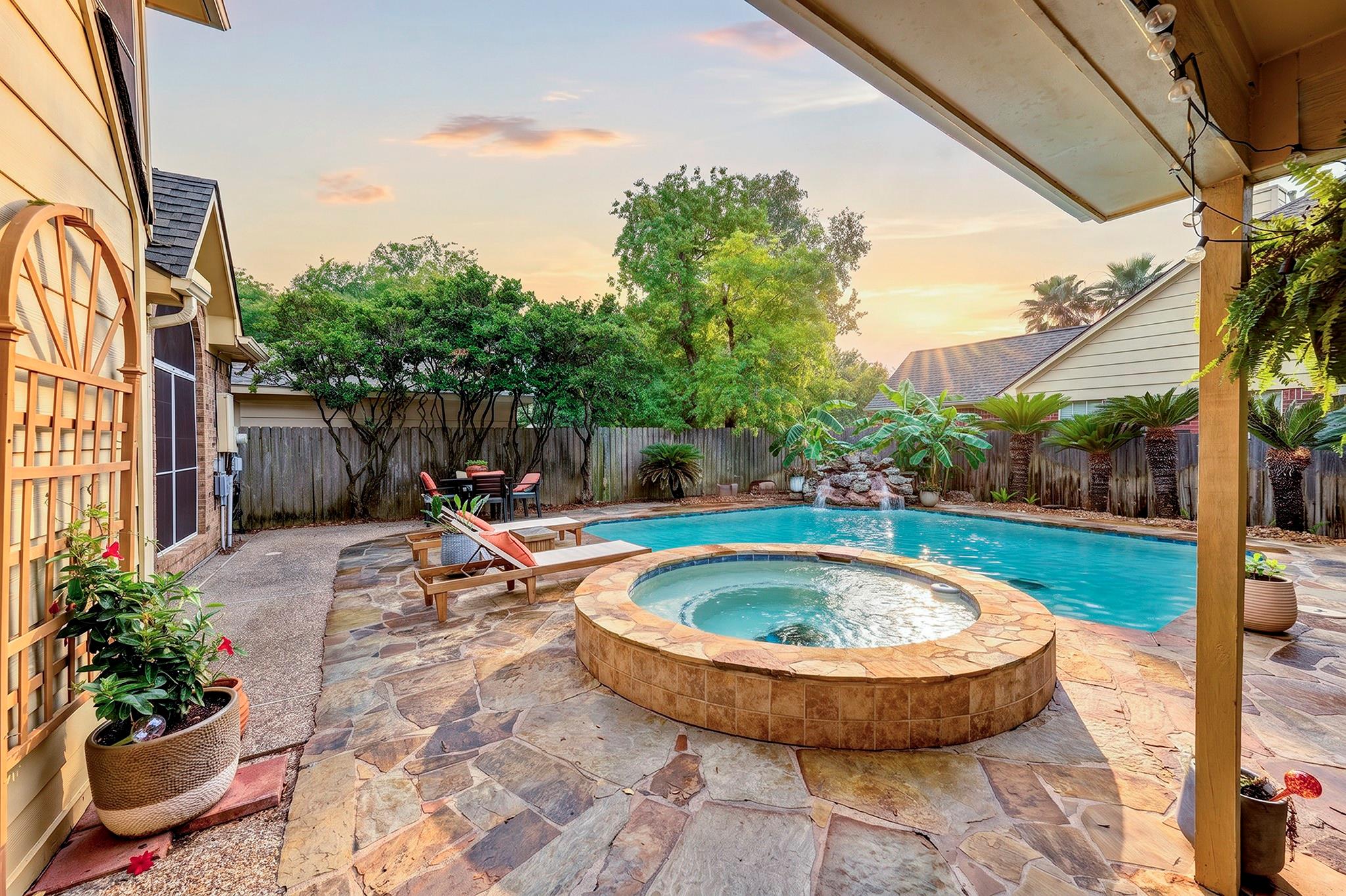 8707 Bexar Drive