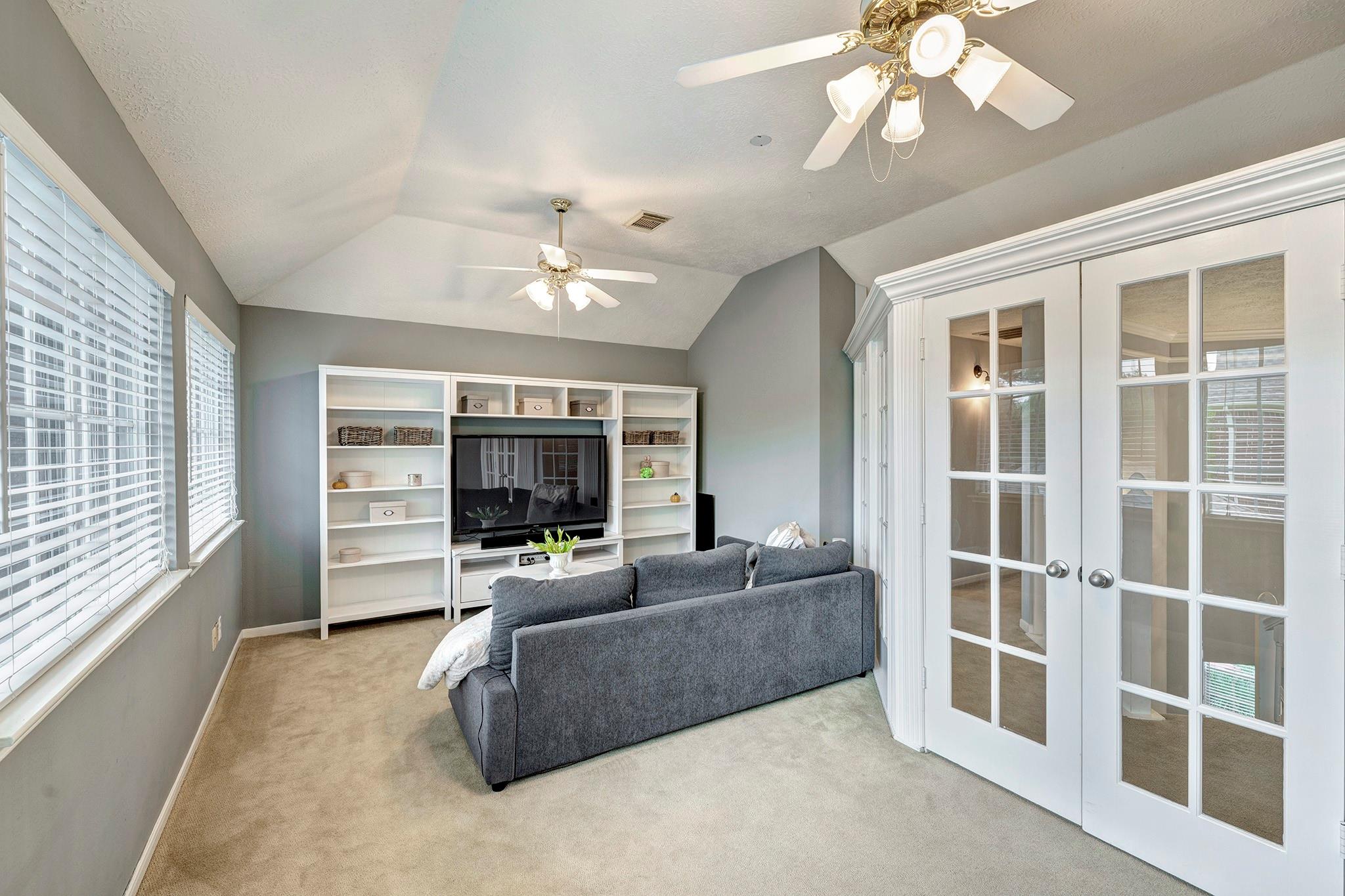 8707 Bexar Drive