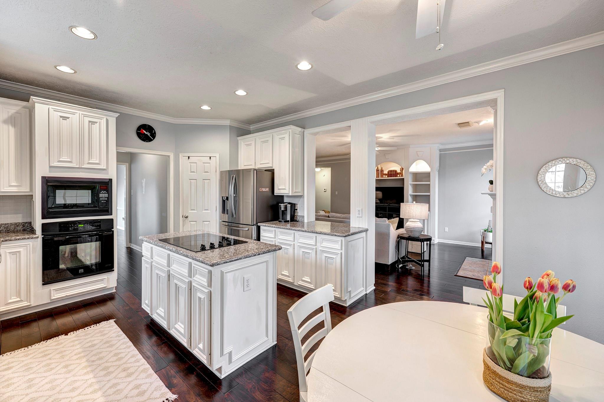 8707 Bexar Drive