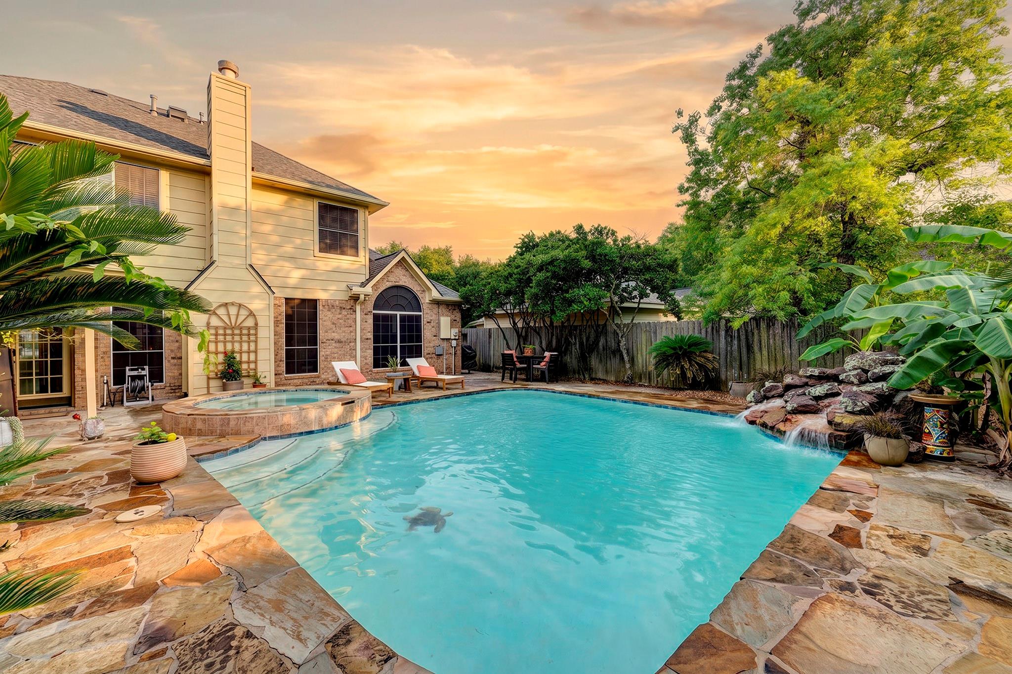8707 Bexar Drive