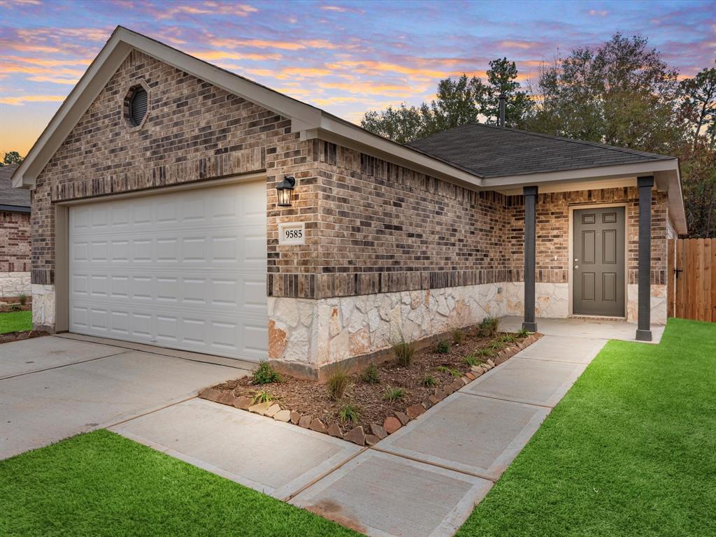 9585 Last Maples Trail