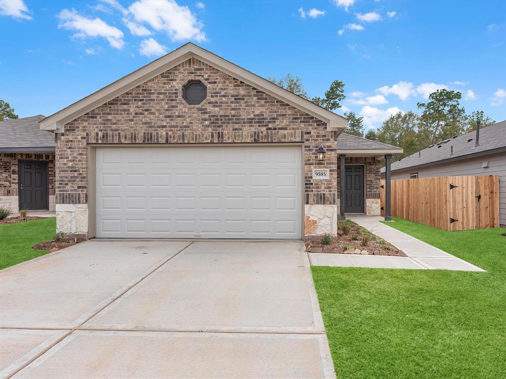 9585 Last Maples Trail