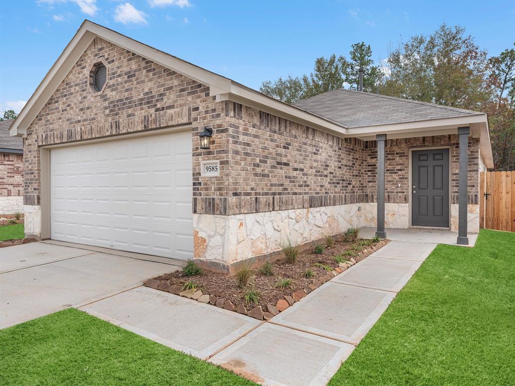 9585 Last Maples Trail
