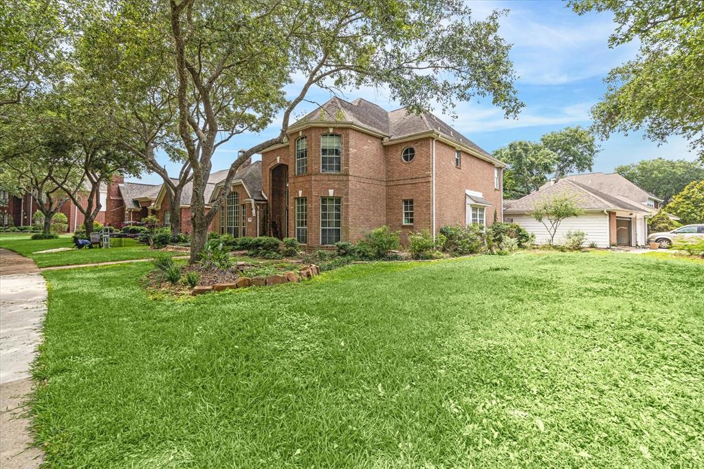 2702 Hidden Knoll Court