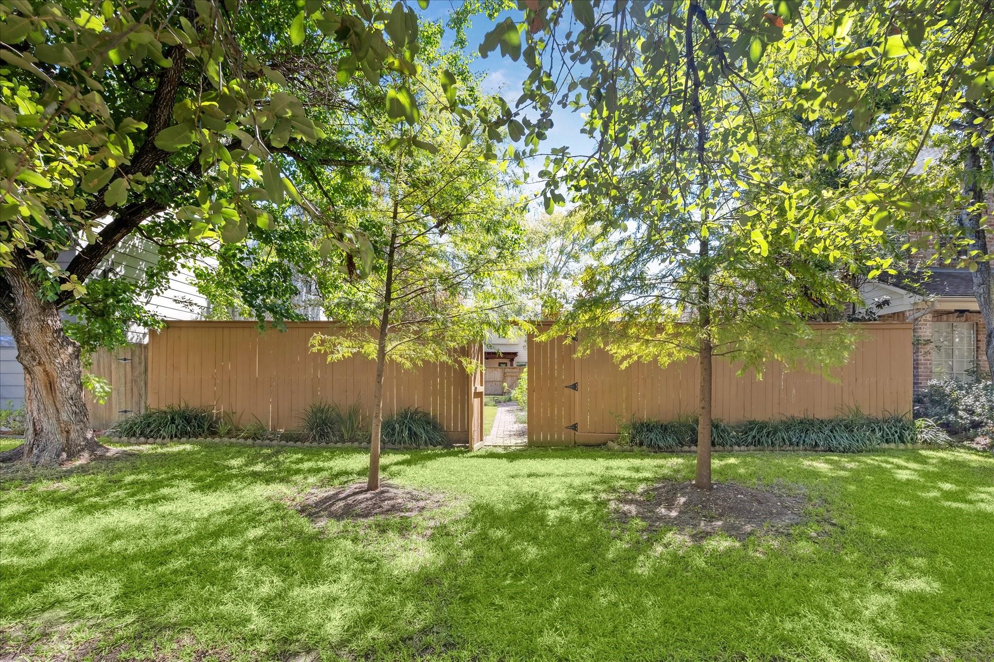 4107 Sunset Boulevard