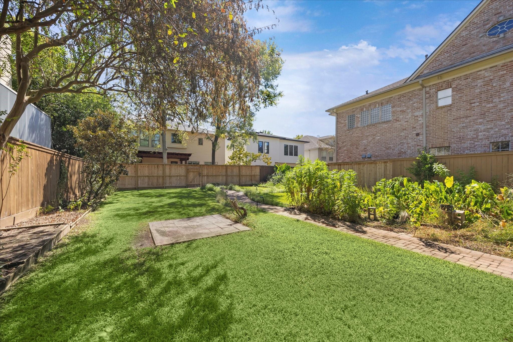 4107 Sunset Boulevard