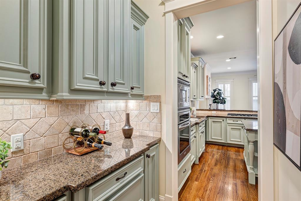 522 W 23rd Street