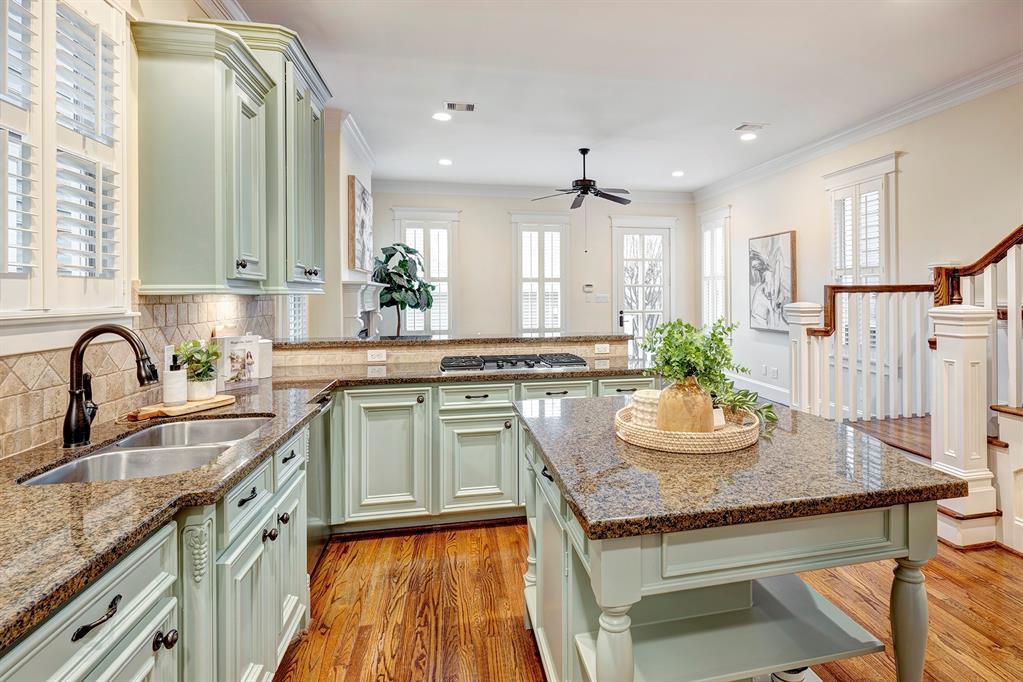 522 W 23rd Street