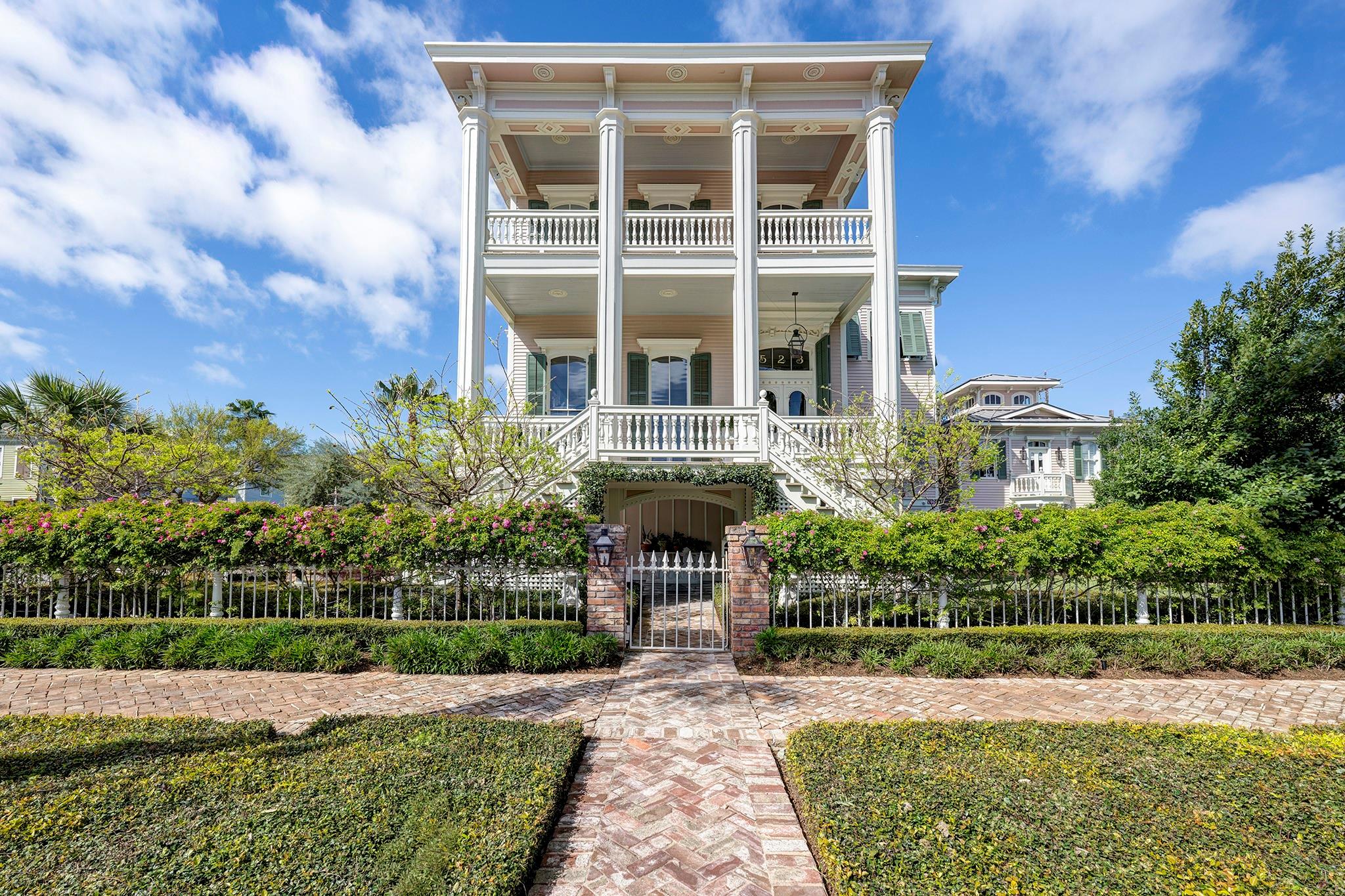 523 10th Street