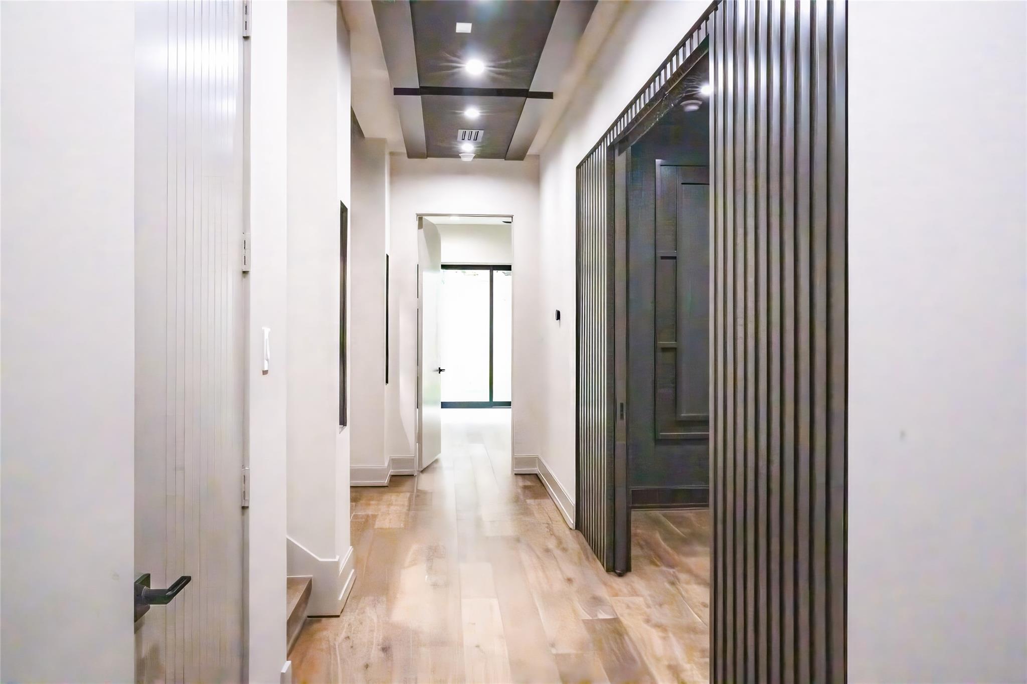 411 W Saulnier Street