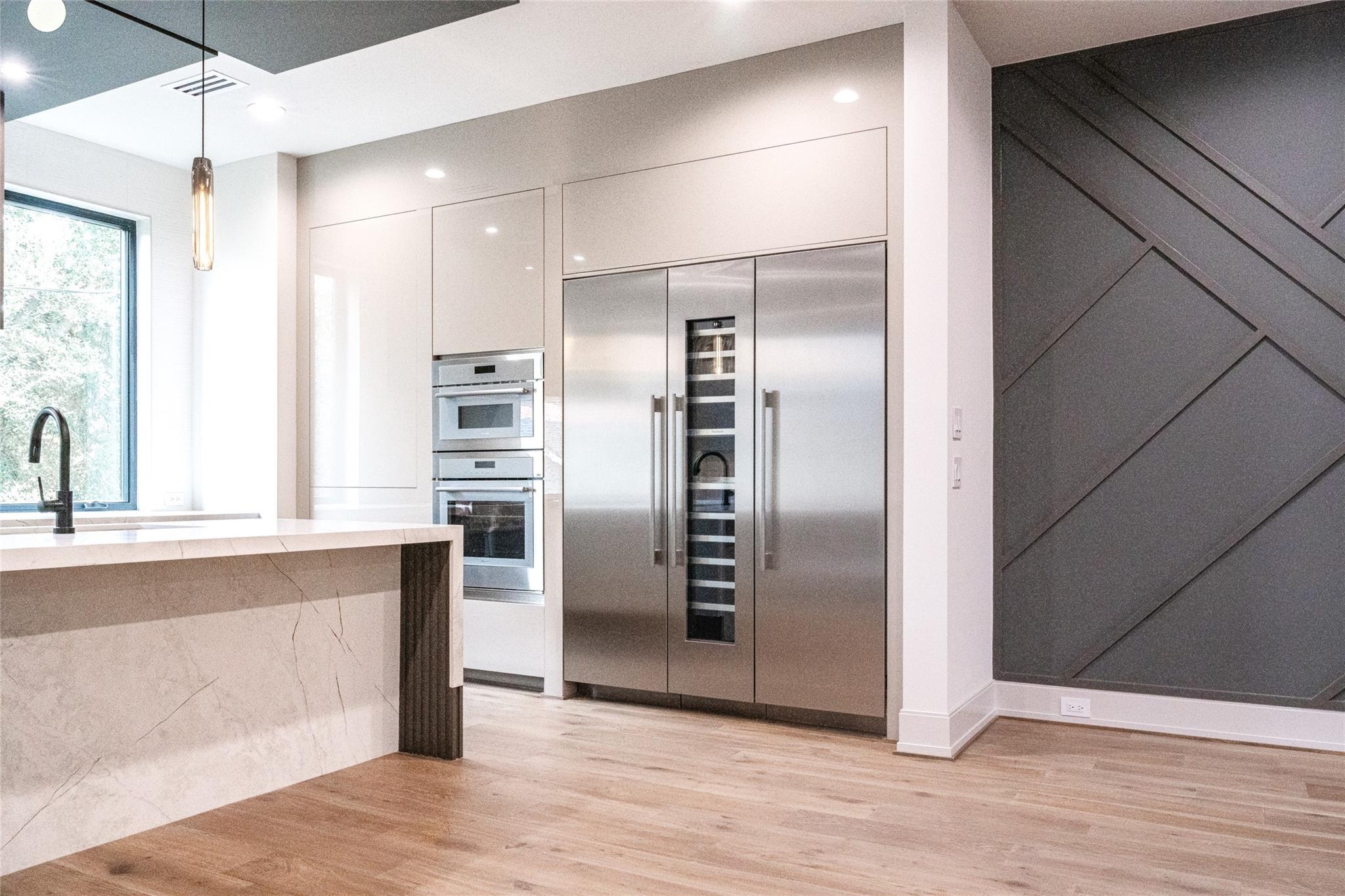 411 W Saulnier Street