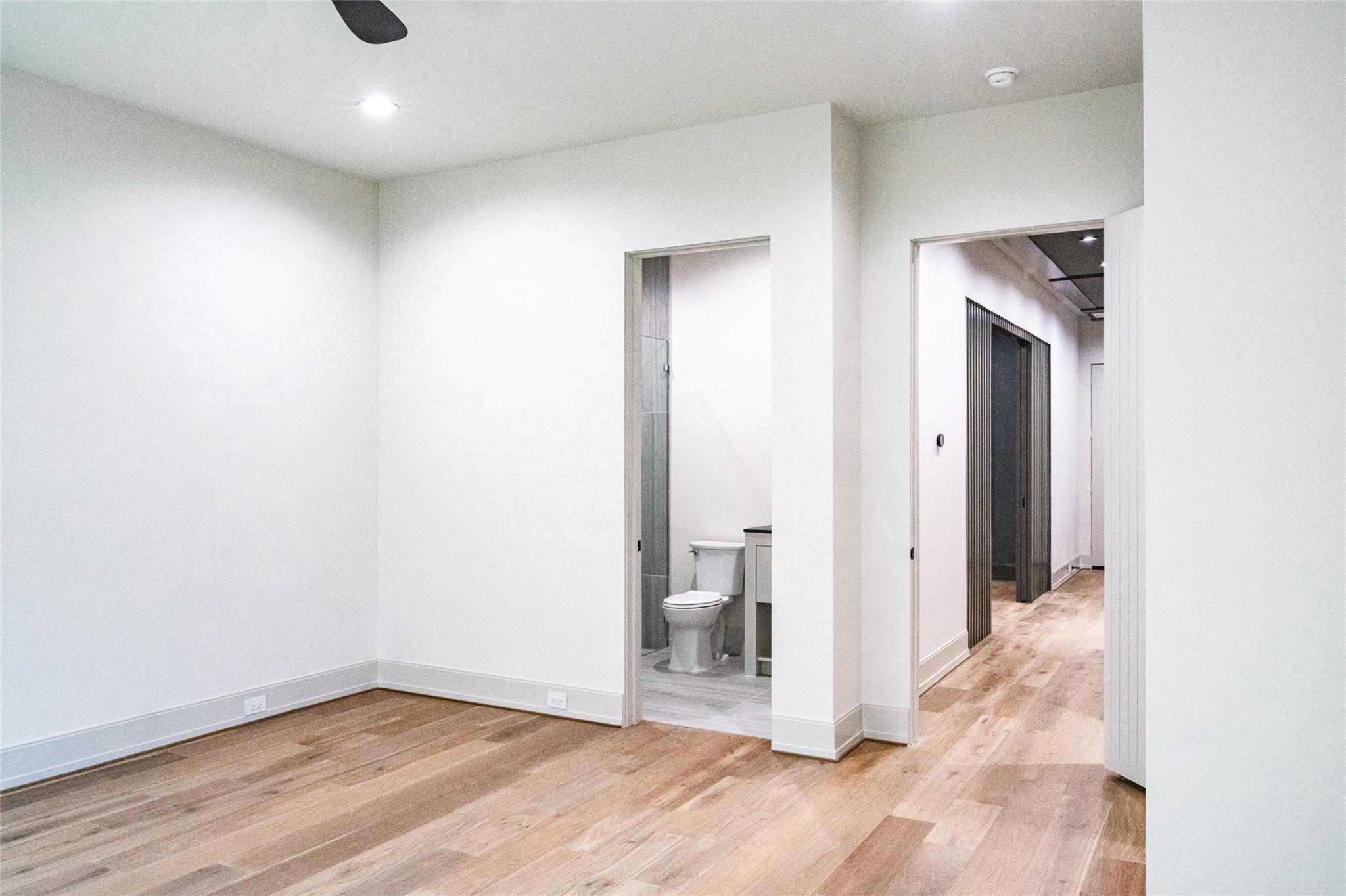 411 W Saulnier Street