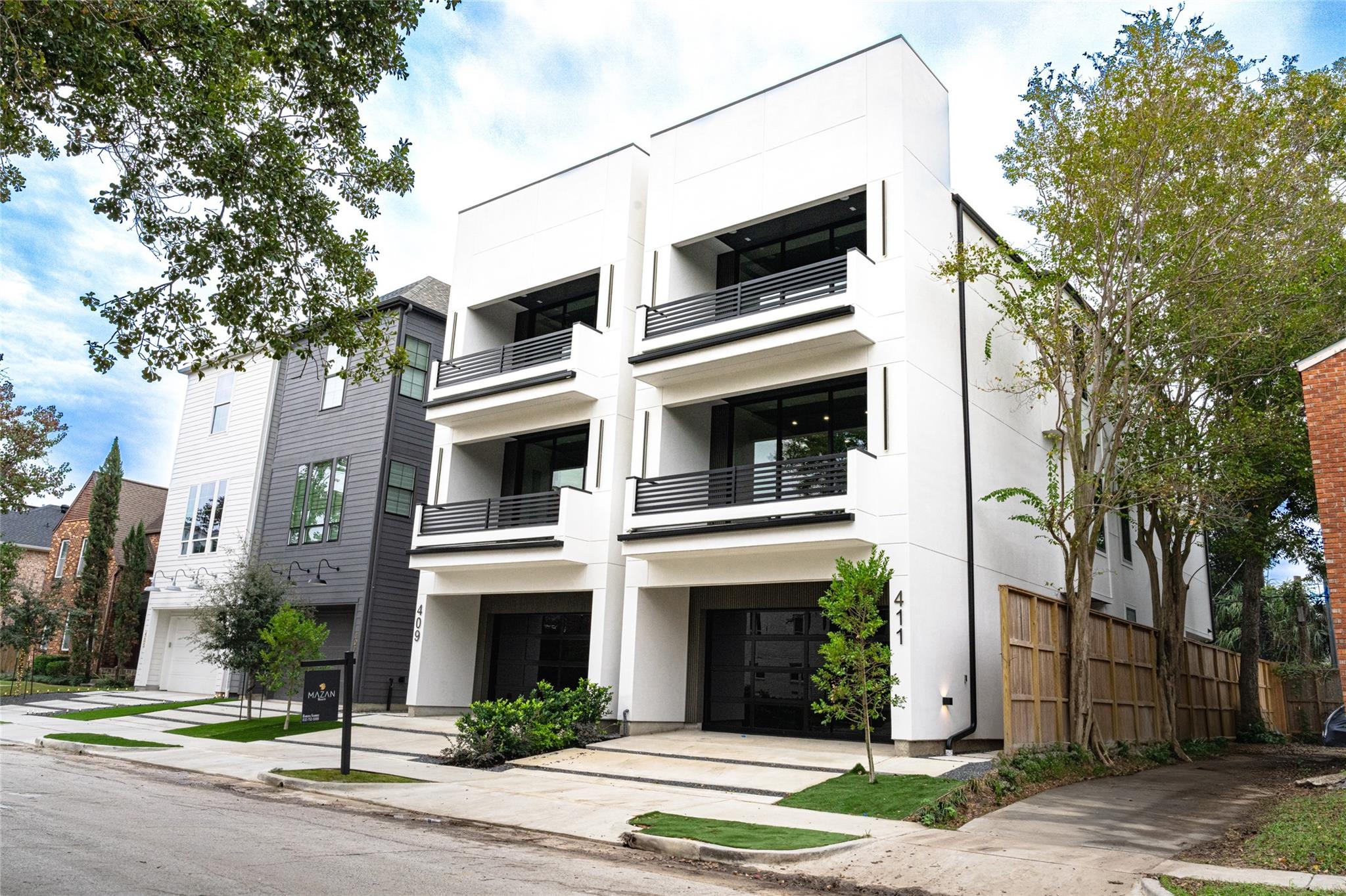 411 W Saulnier Street