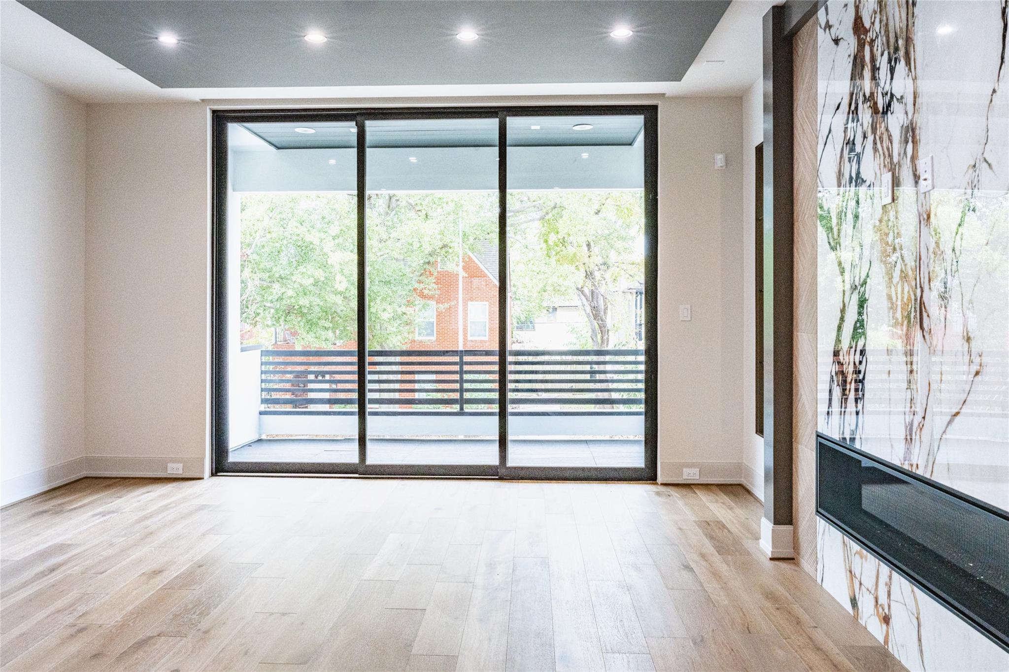 411 W Saulnier Street