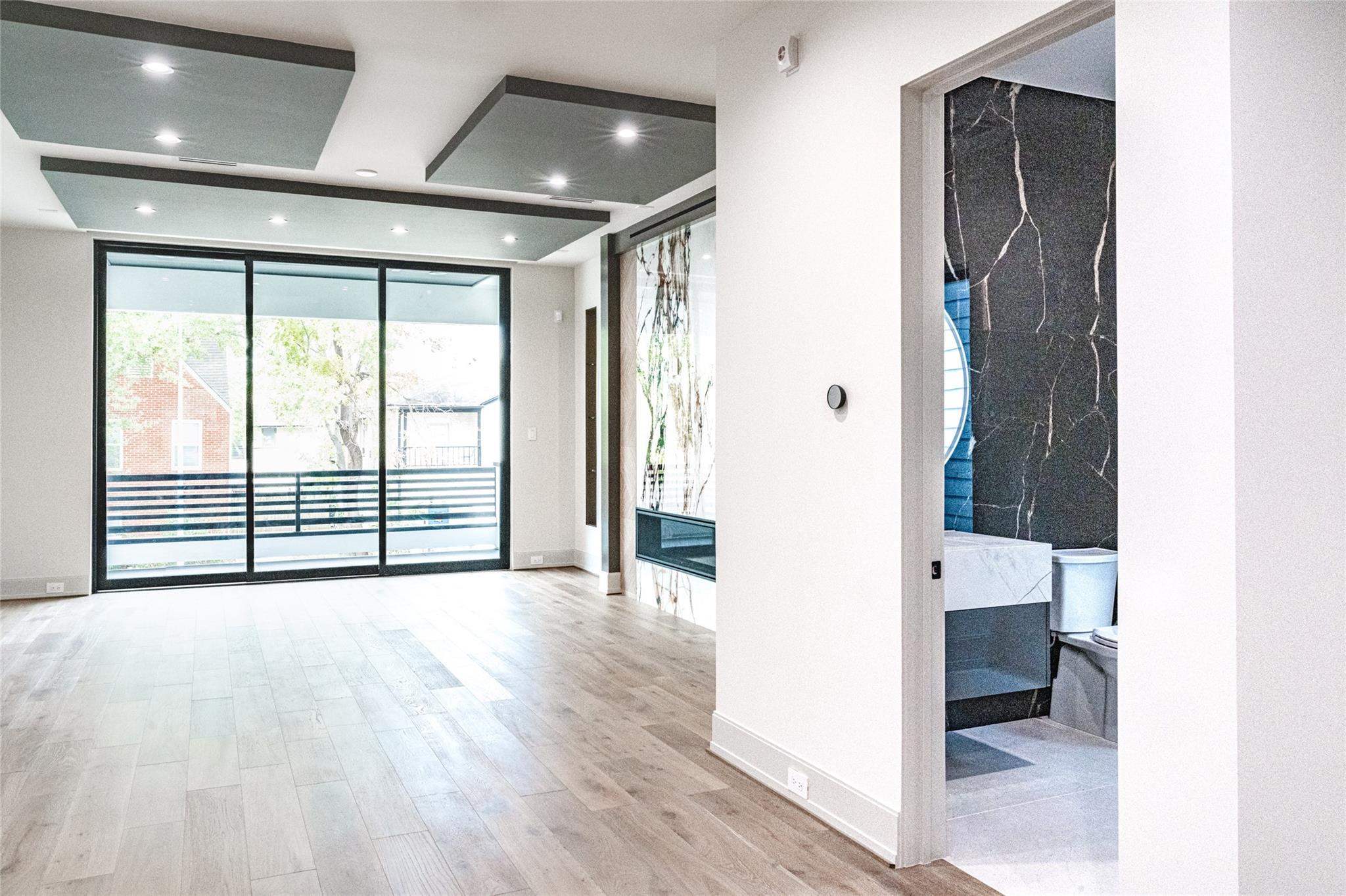 411 W Saulnier Street