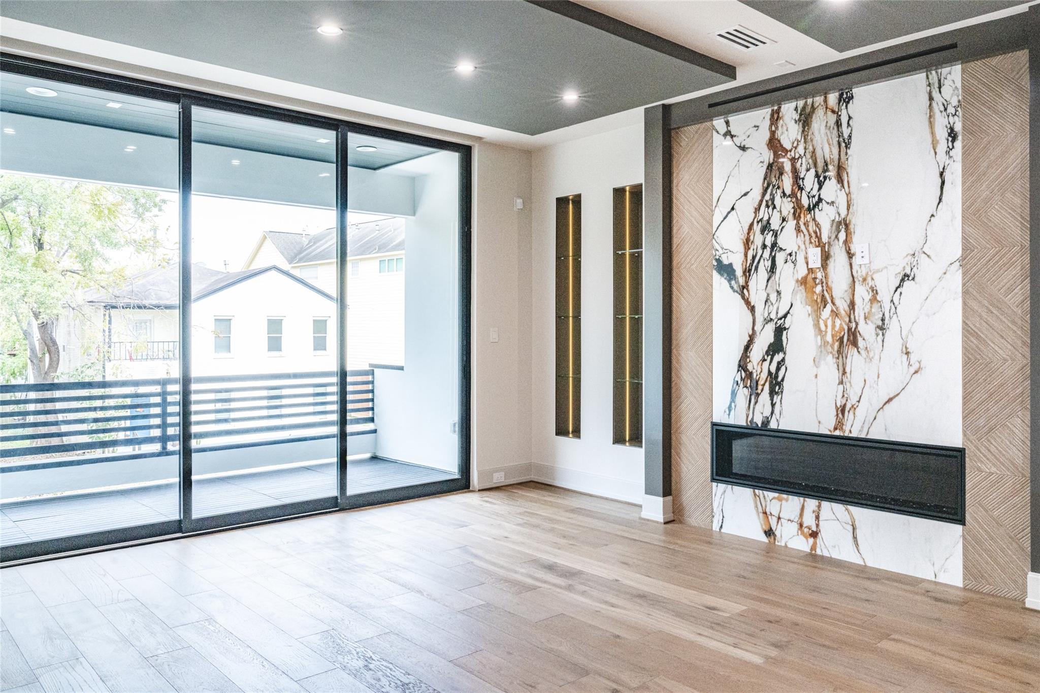 411 W Saulnier Street