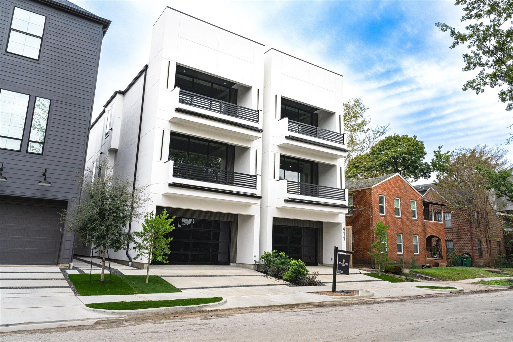 411 W Saulnier Street