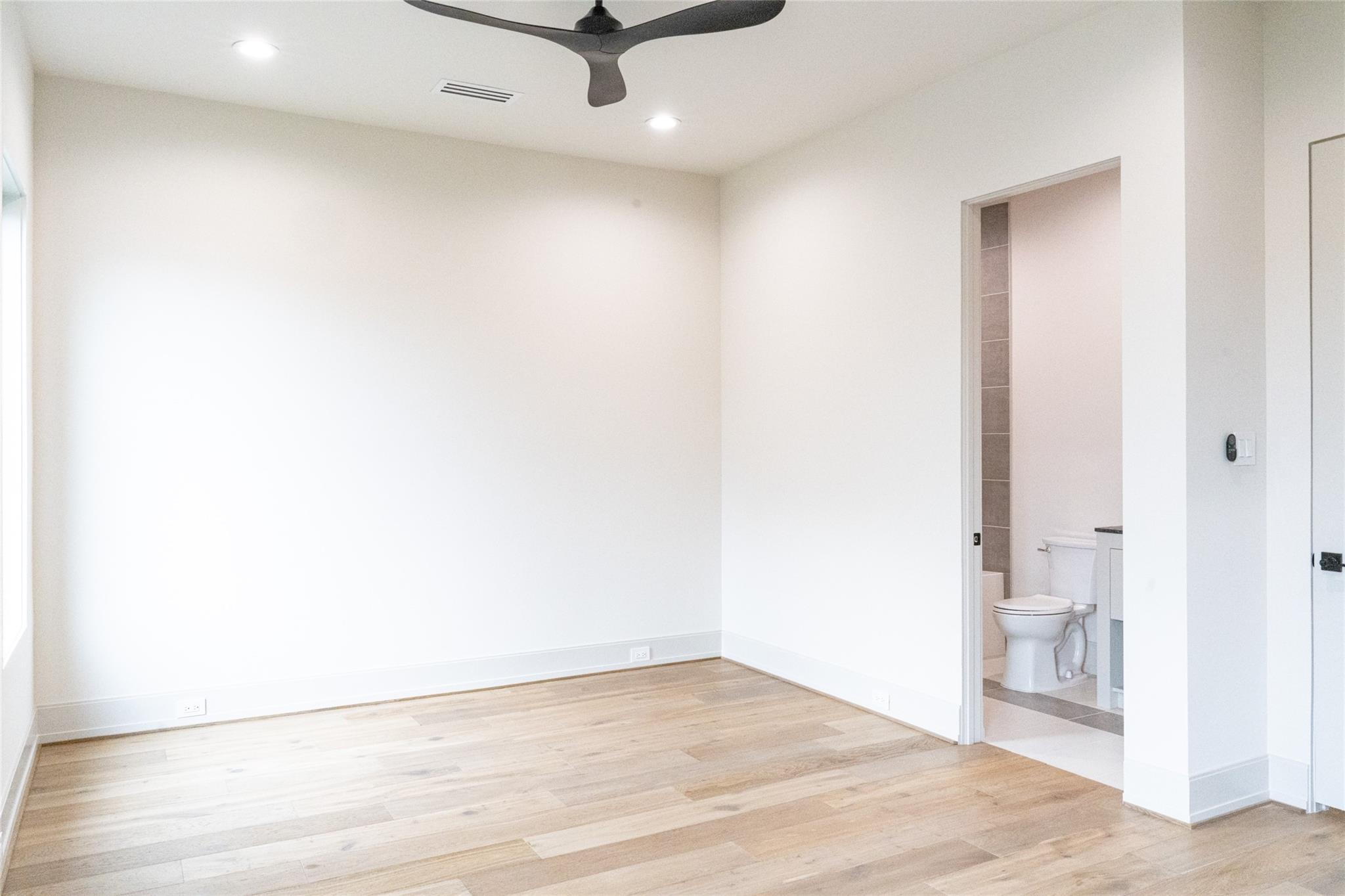 411 W Saulnier Street