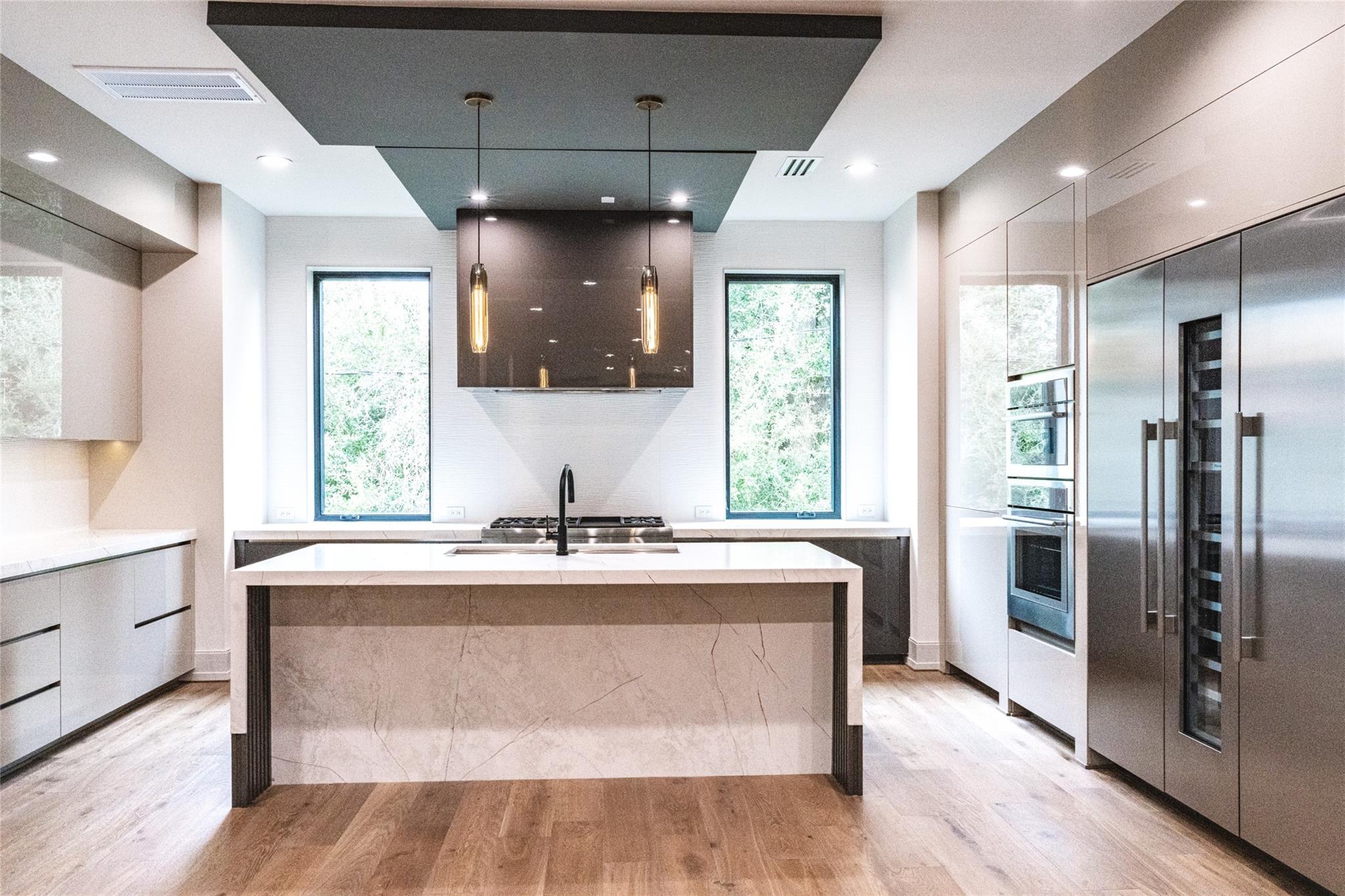 411 W Saulnier Street
