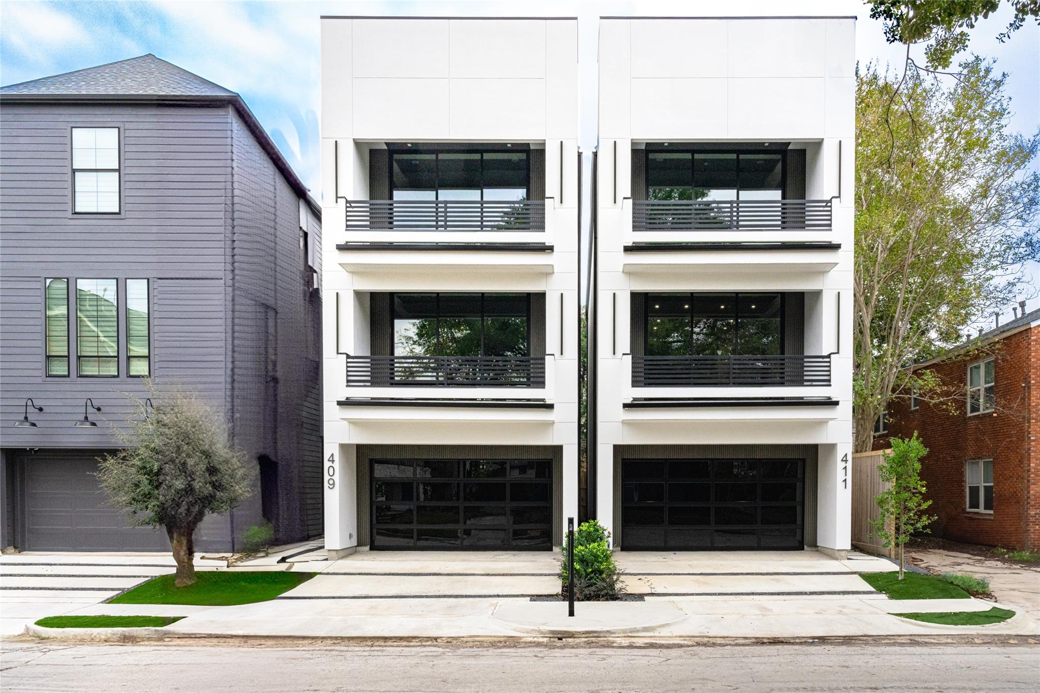 411 W Saulnier Street
