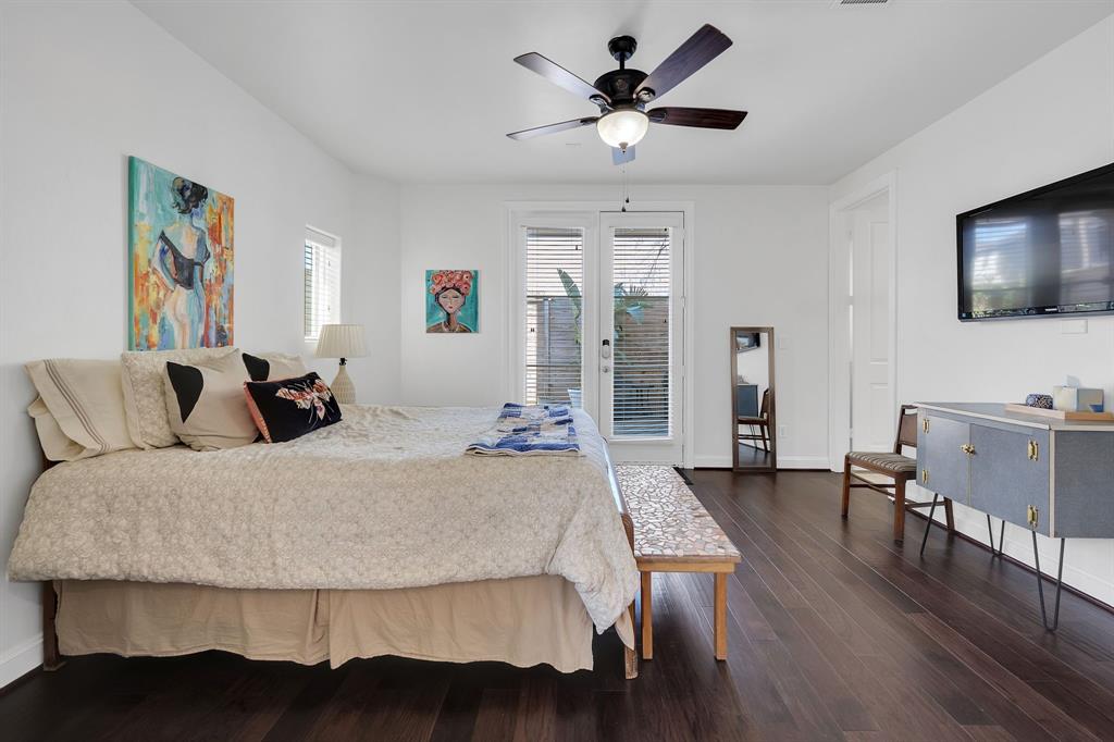 1249 W 22nd Street
