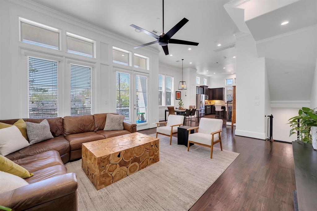 1249 W 22nd Street