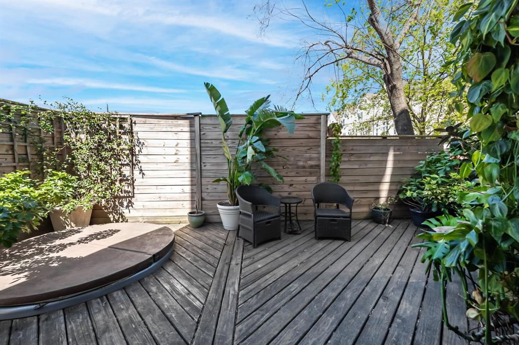 1249 W 22nd Street
