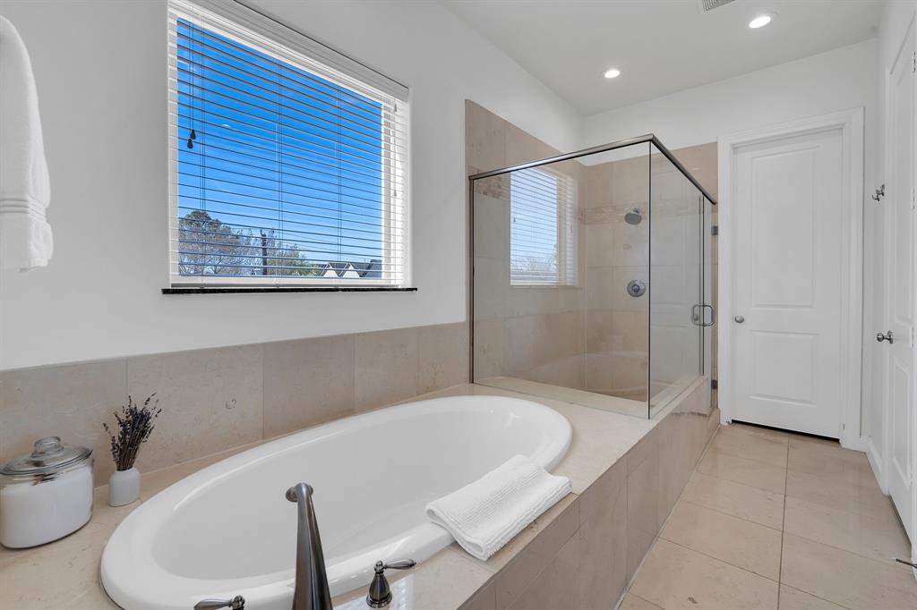 1249 W 22nd Street